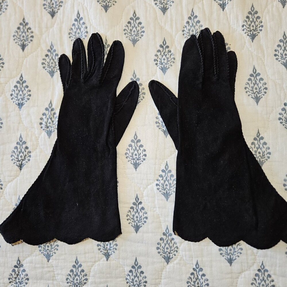 Vintage Juliette Black Suede Opera Gloves Scalloped Edge Formal Evening 6.5 - Picture 4 of 11